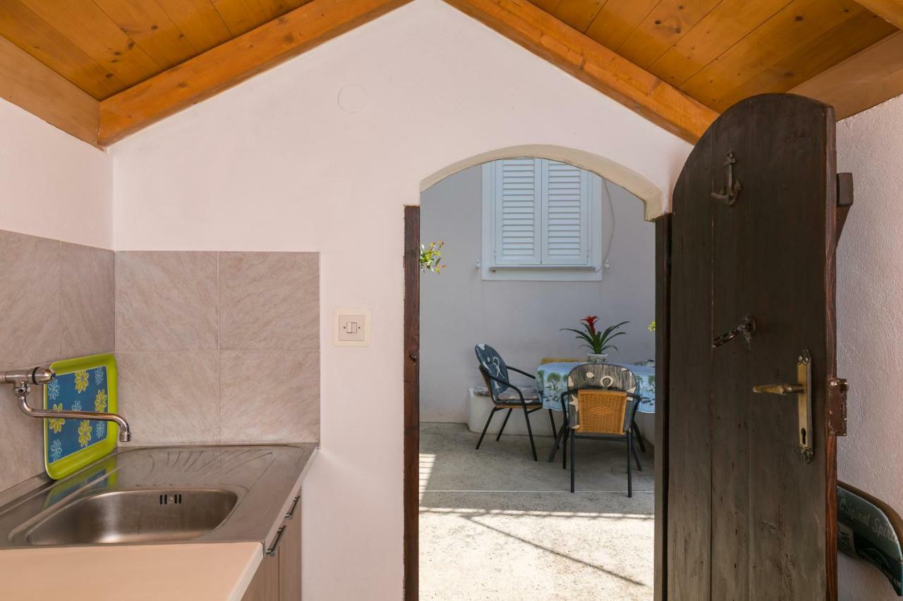 Mini Apartment Petra - Rooms Purple & Green With Kitchen And Garden Dubrovnik Exterior foto